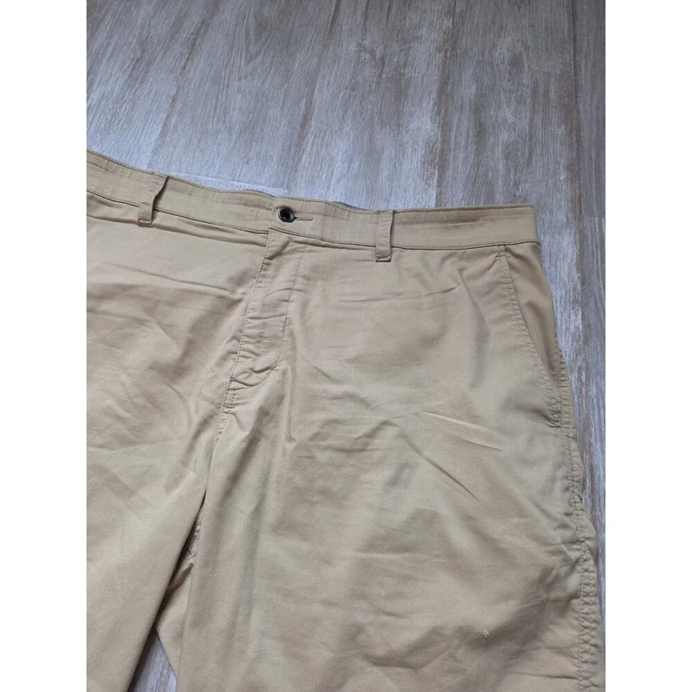 Nike Dri-FIT Men’s Khaki Chino Golf Shorts Tan Flat Front Size 40x7 GUC